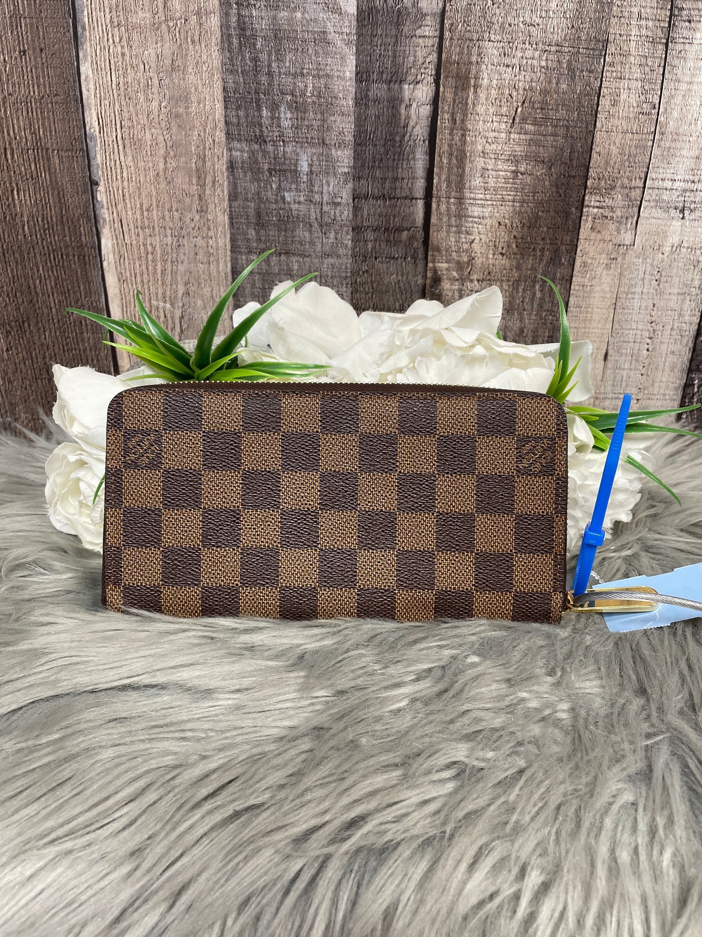 Wallet Luxury Designer By Louis Vuitton  Size: Large