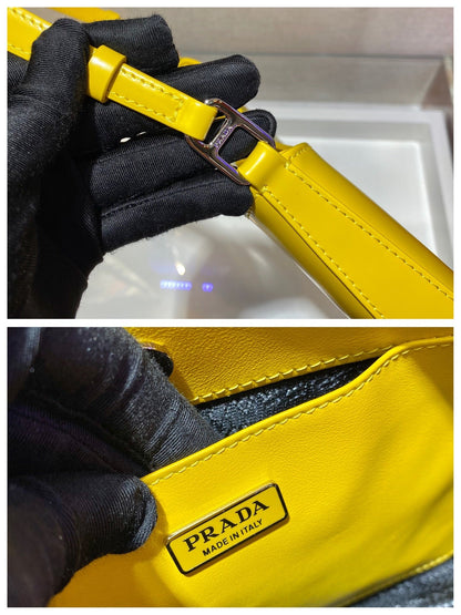 BOLSA PRADA CLEO 26