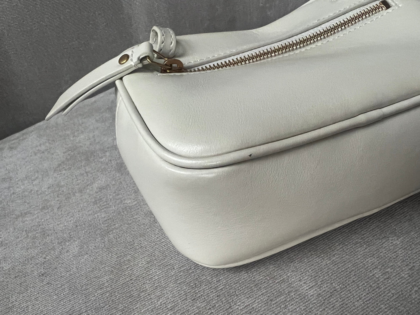 Yves Saint Laurent (YSL) Blanc Vintage Lou Belt Bag