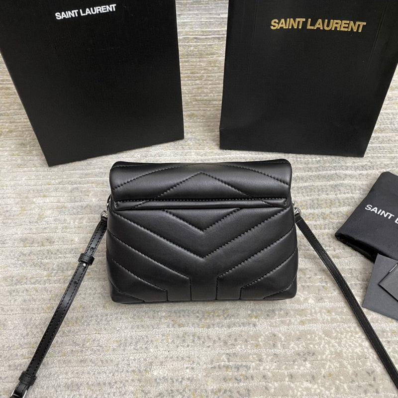 Yves Saint Laurent Shoulder bag 467072H