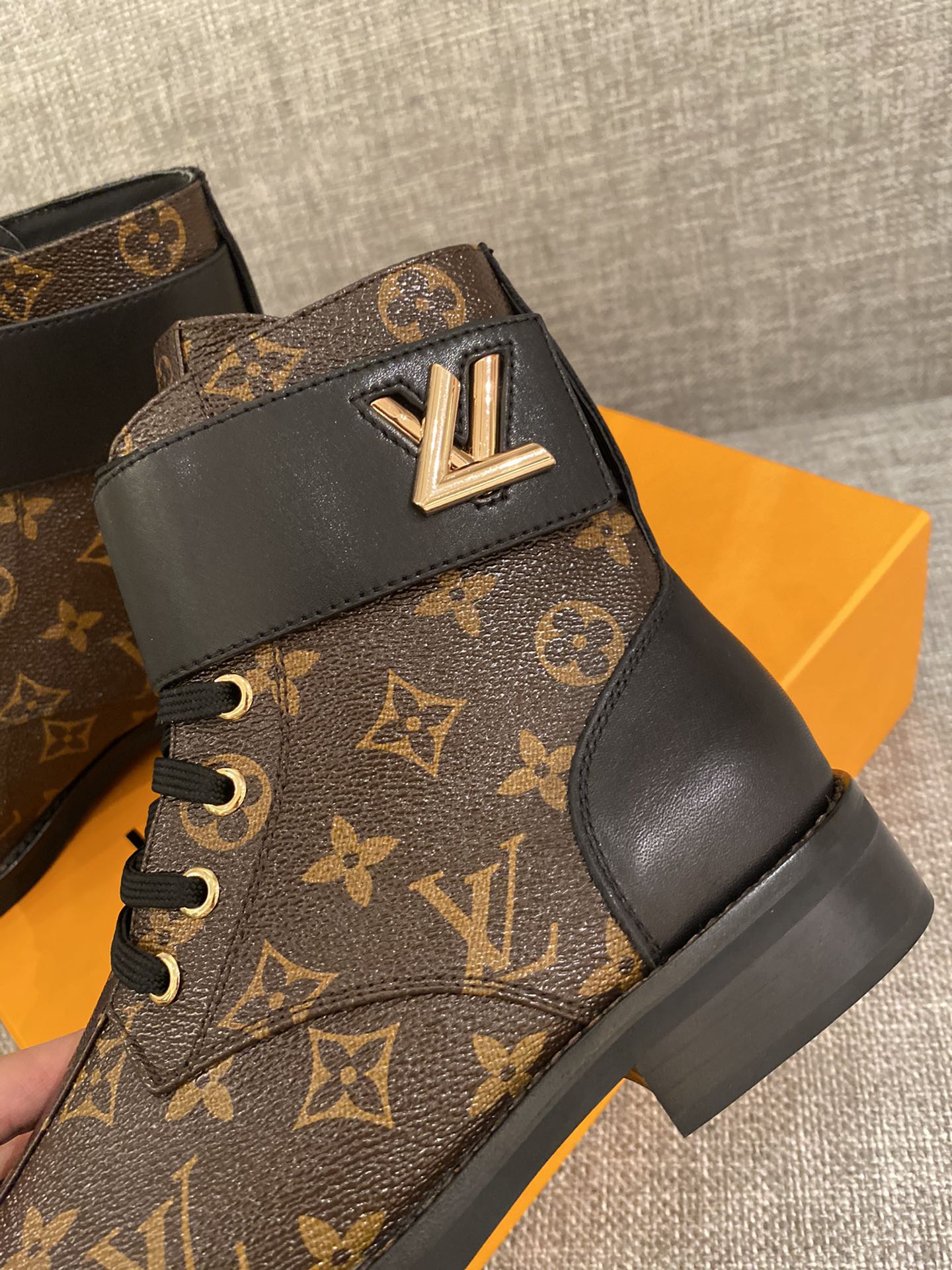 Premium  Louis Vuitton  BOOTS 051