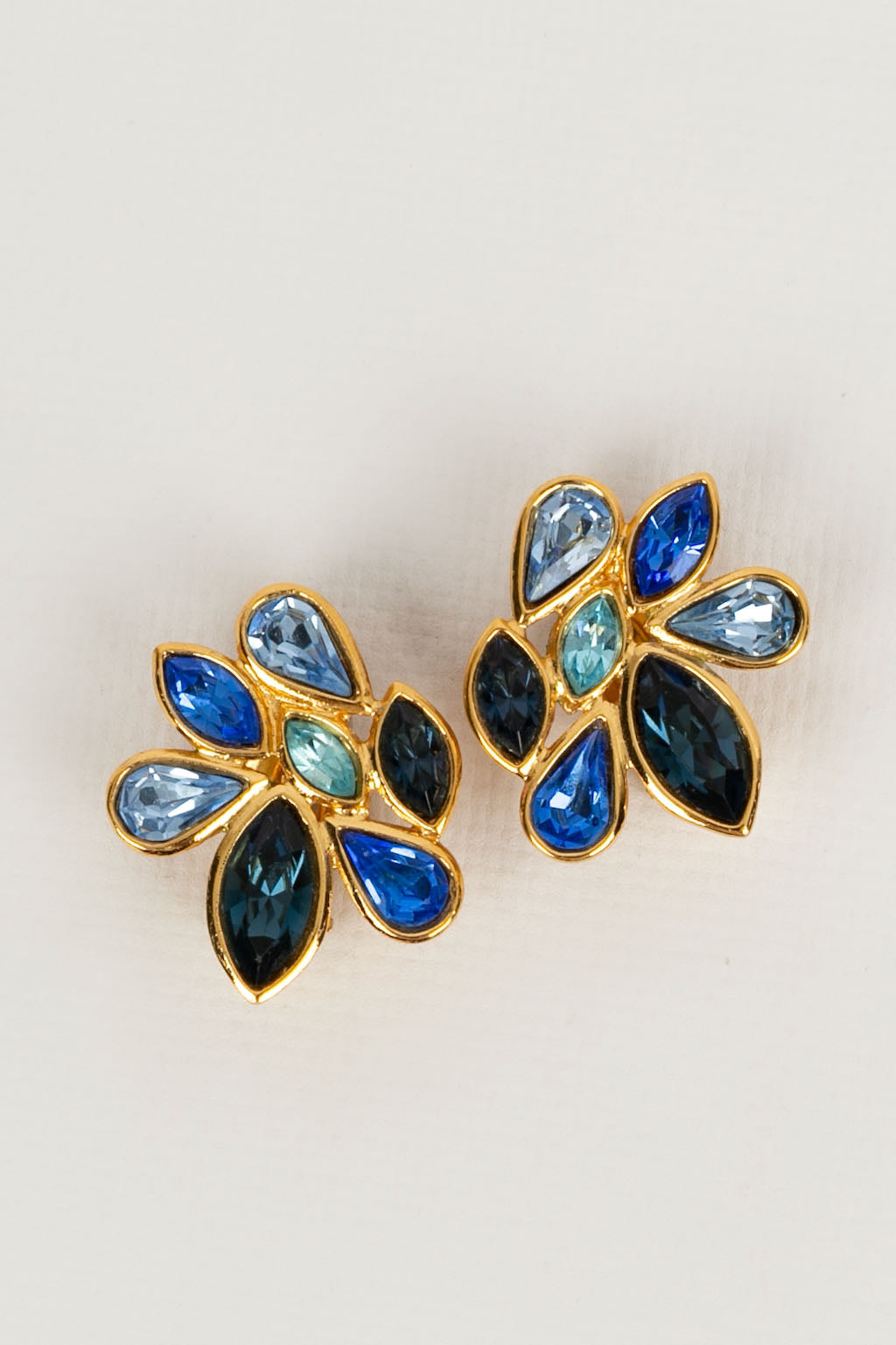 Boucles d'oreilles bleues Yves Saint Laurent