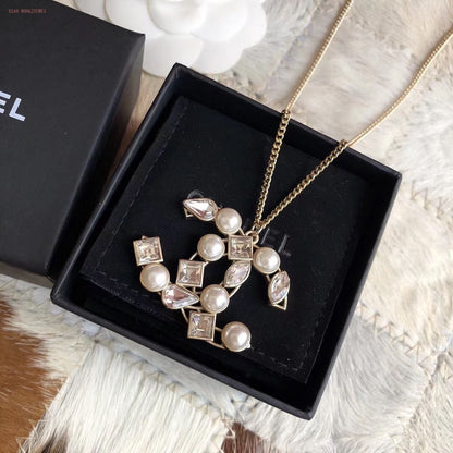 Lux Necklace Chanel 057