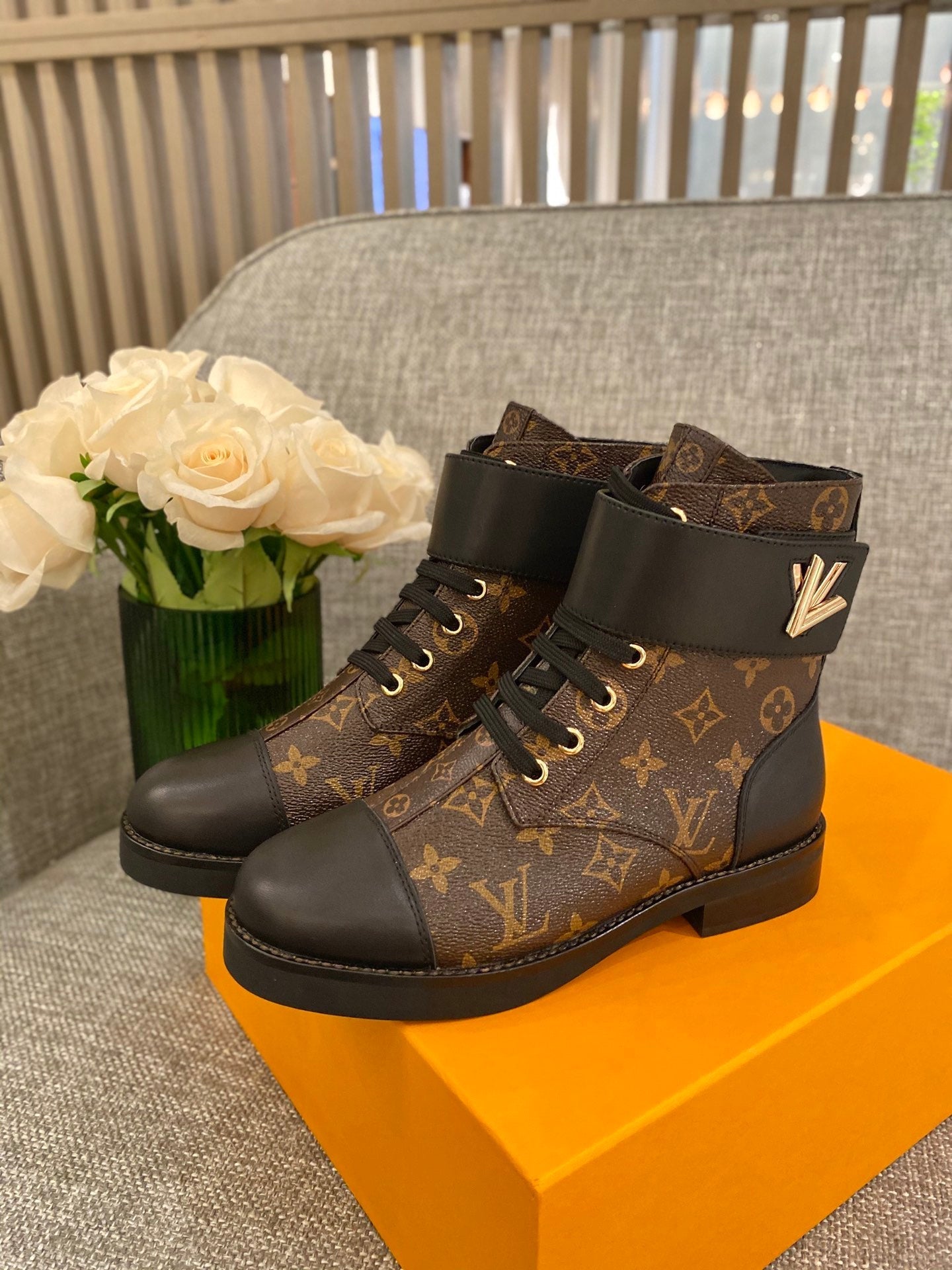 Premium  Louis Vuitton  BOOTS 051