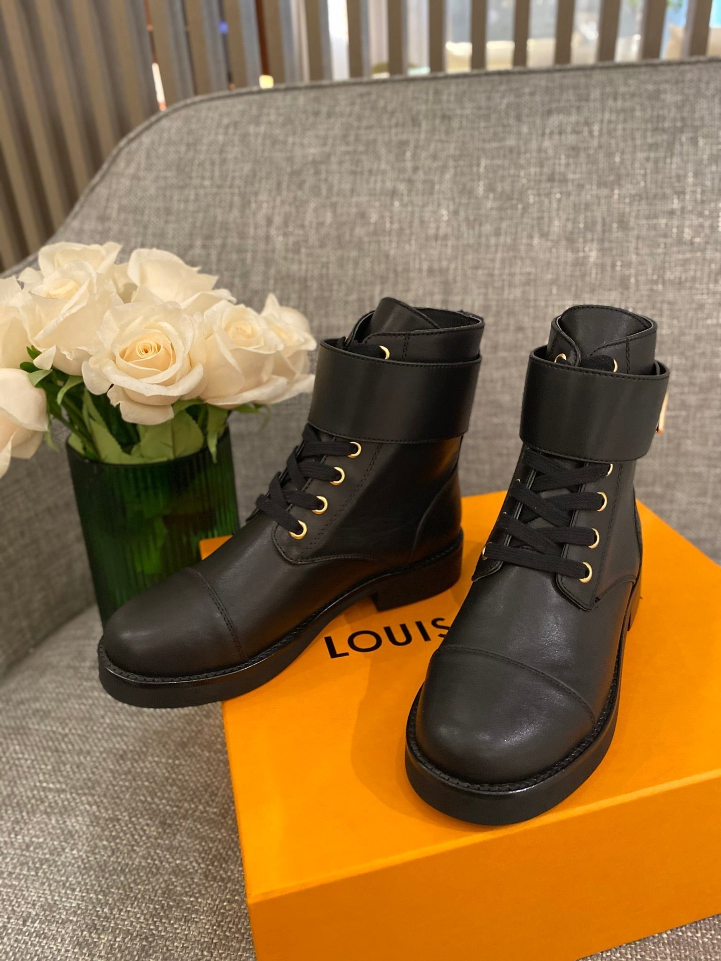 Premium  Louis Vuitton  BOOTS 052