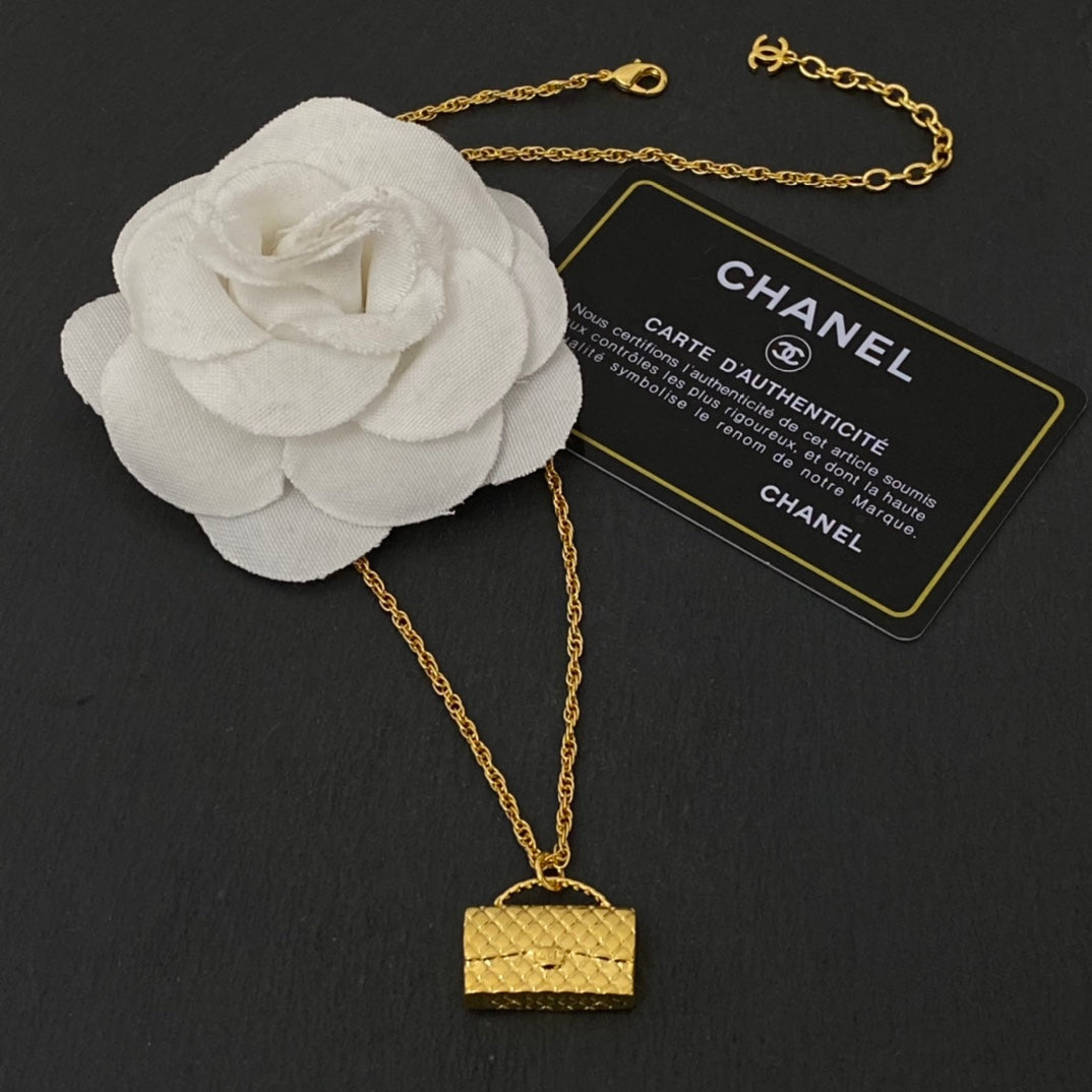 Chanel Necklace 015