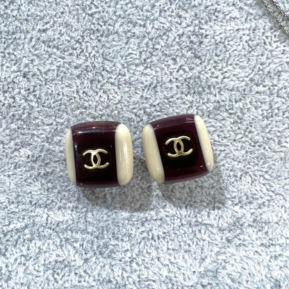 CHANEL CC logo earrings