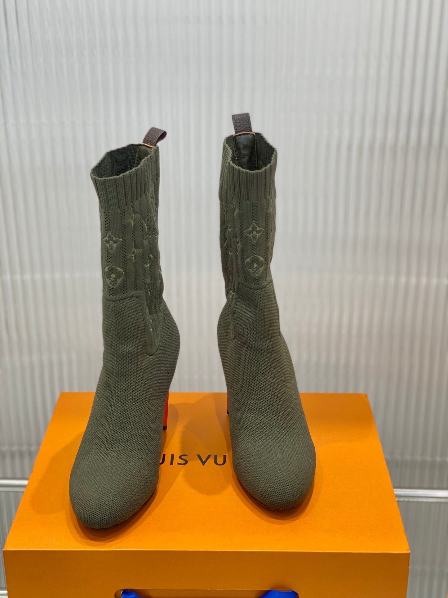 Premium  Louis Vuitton  BOOTS 048