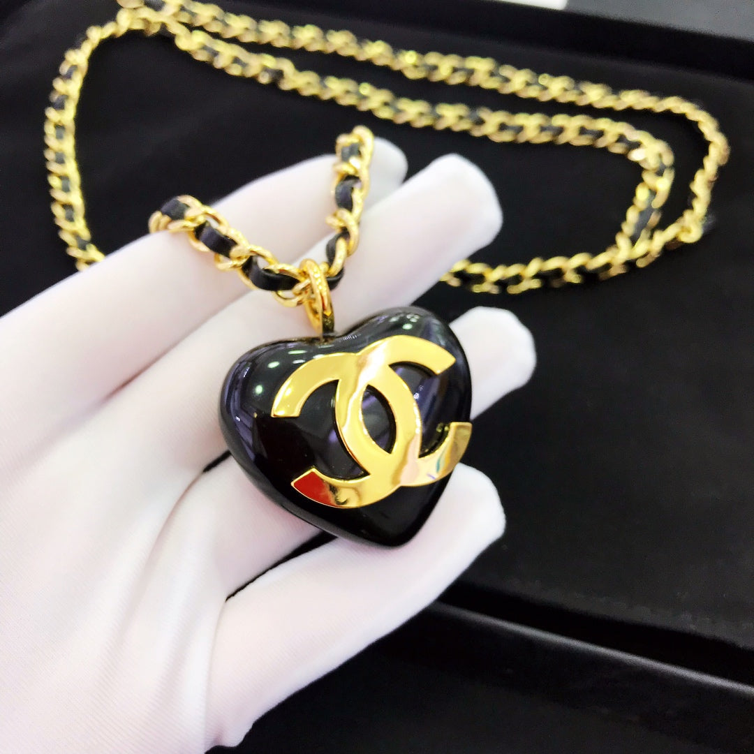 Lux Necklace Chanel 052