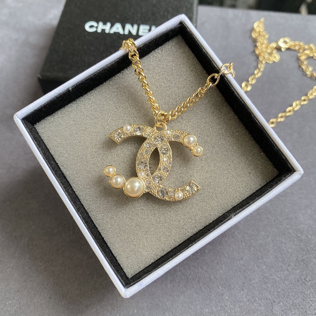 Lux Necklace Chanel 046