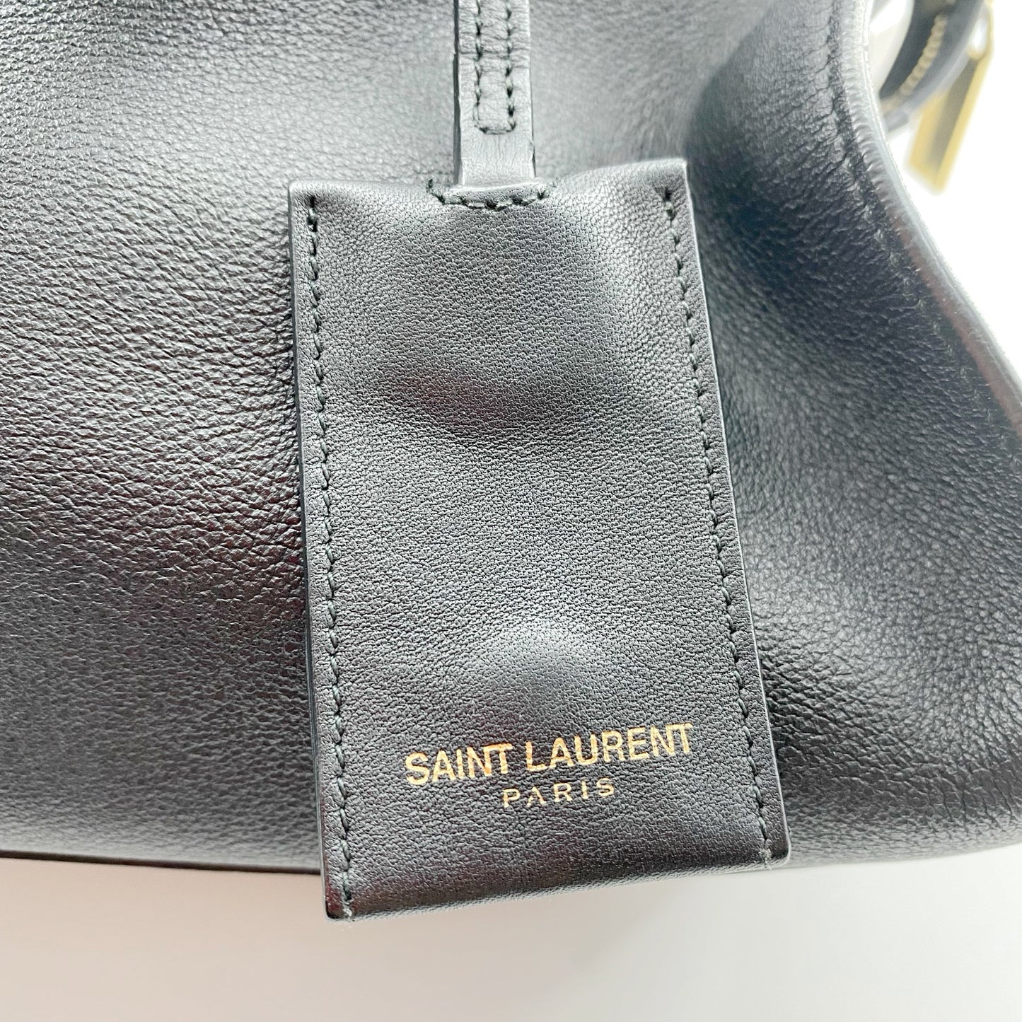 Yves Saint Laurent Classic Y Cabas Leathe Small bag TWS