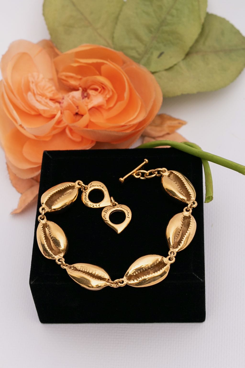 Bracelet coquillages Yves Saint Laurent