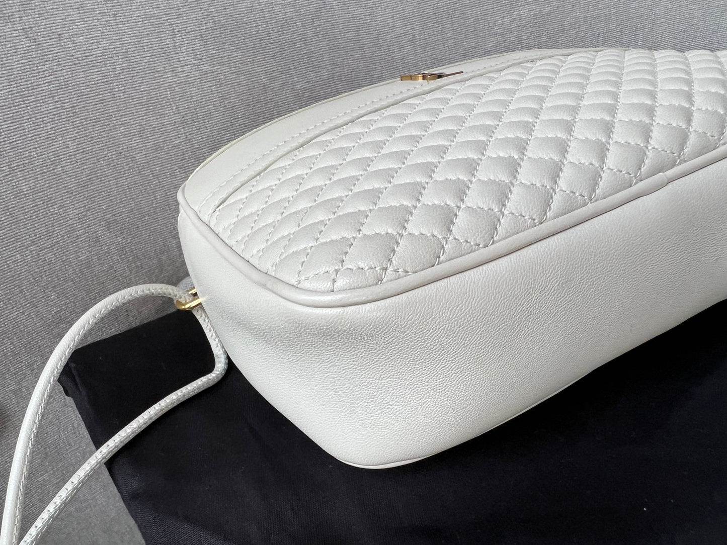 Yves Saint Laurent (YSL) Blanc Vintage Victoire Camera Bag