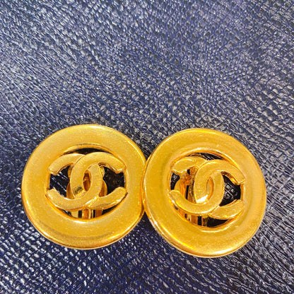 Chanel gold double C logo Earrings