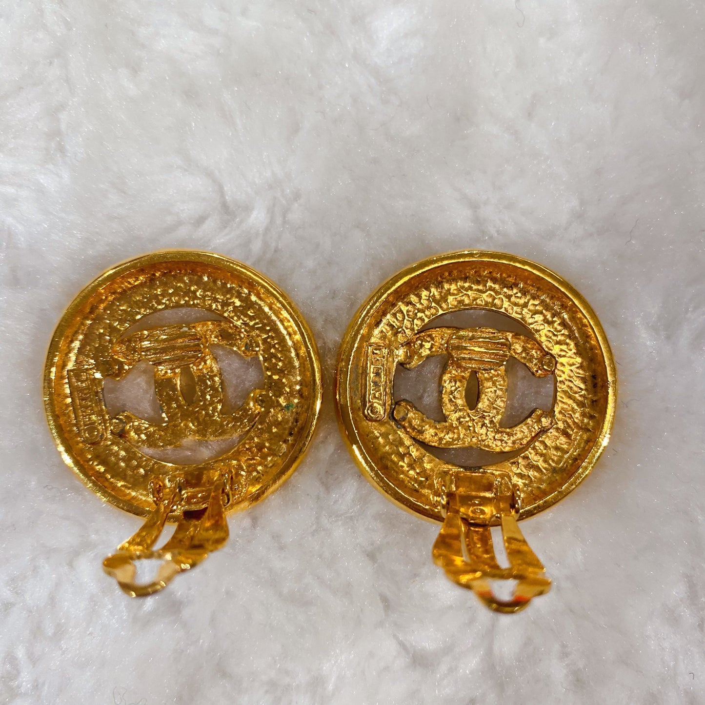 Chanel gold double C logo Earrings