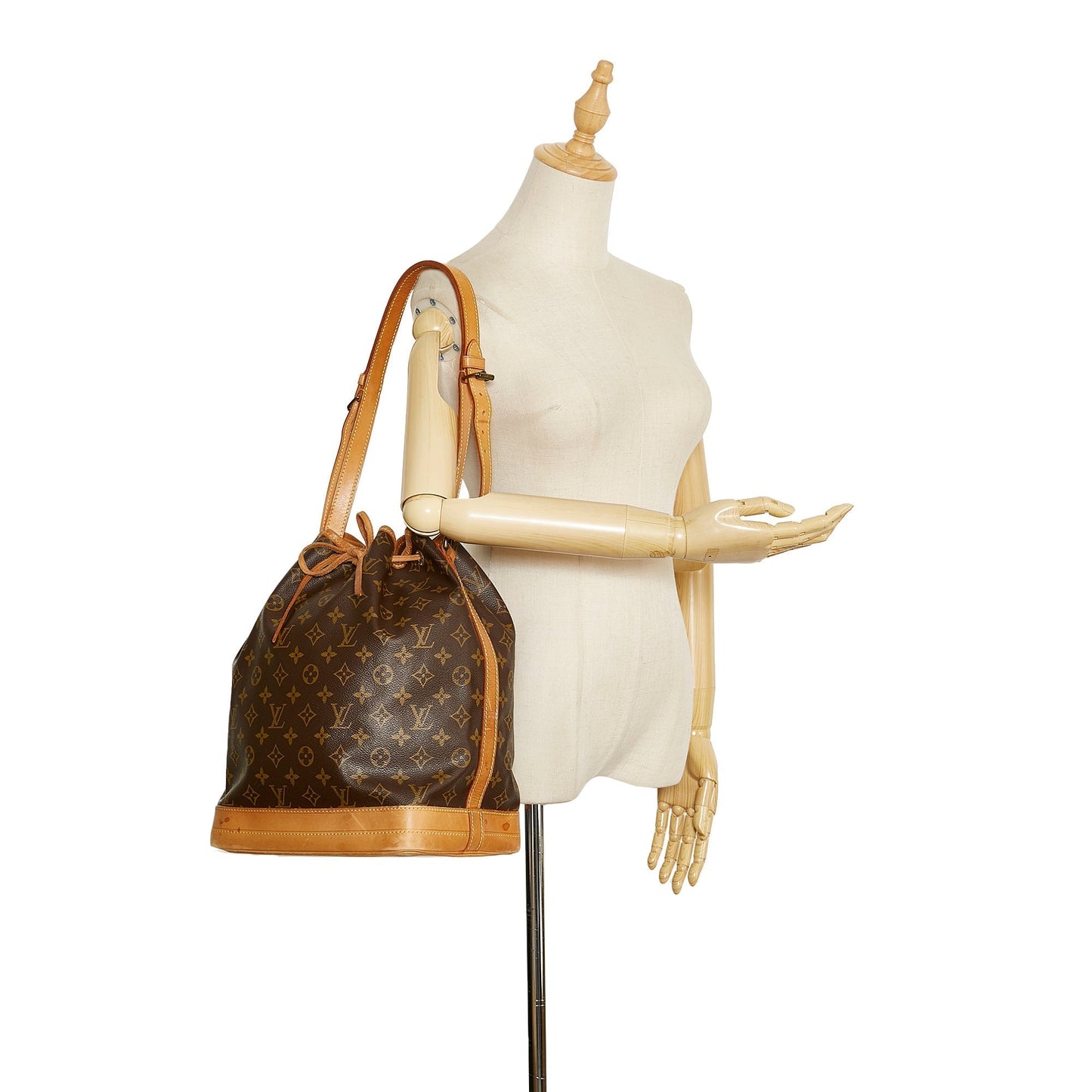 SALE Louis Vuitton Grand Noé Monogram Canvas