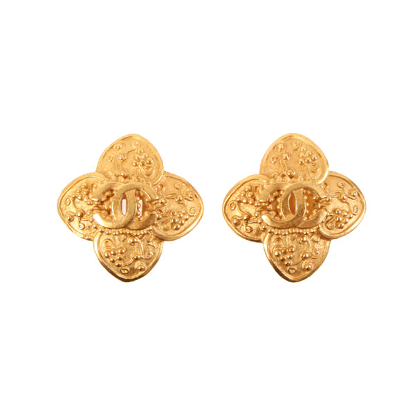 CHANEL 1996 Made Flower Motif Earrings