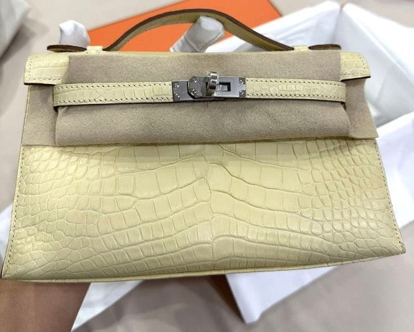 Hermes Kelly Pochette Vanille Matte Alligator Palladium Hardware