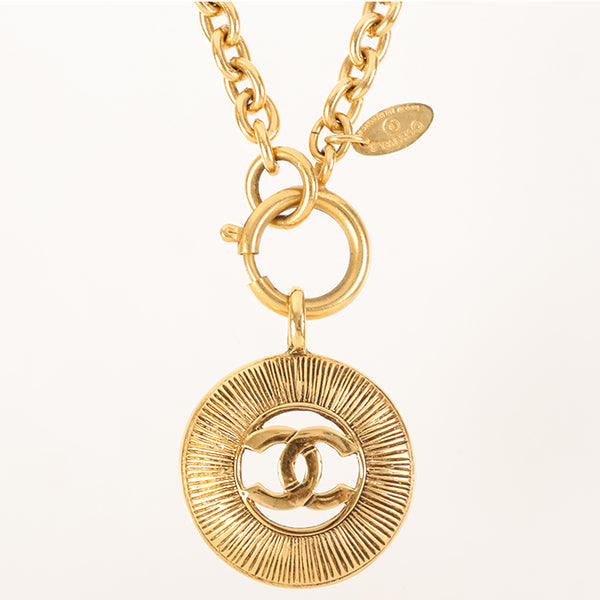 CHANEL Round Cutout Cc Mark Necklace