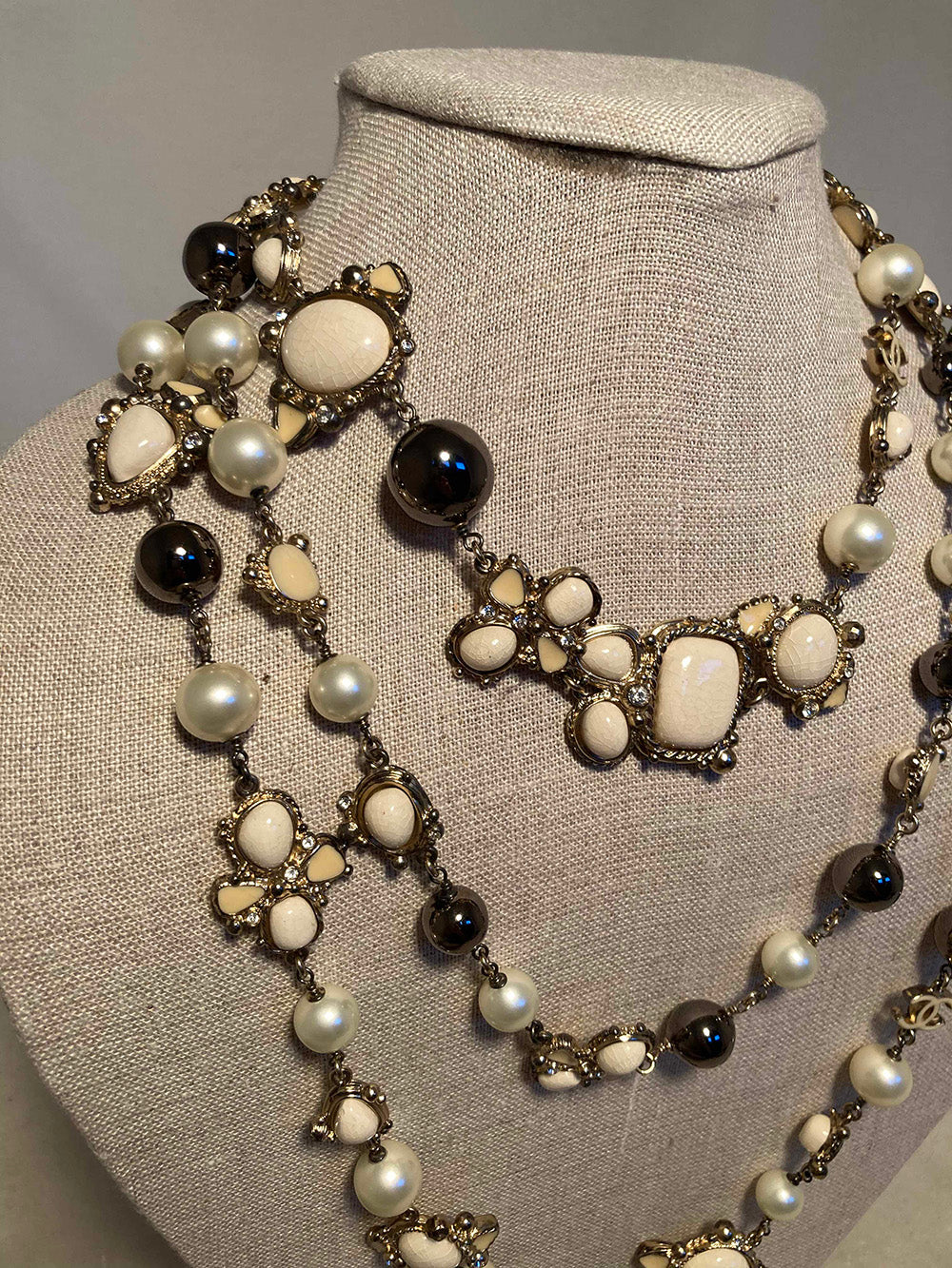 Chanel Vintage Enamel Pearl Gunmetal Beaded Necklace