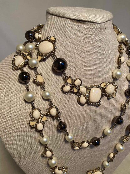 CHANEL Vintage Enamel and Pearl Necklace