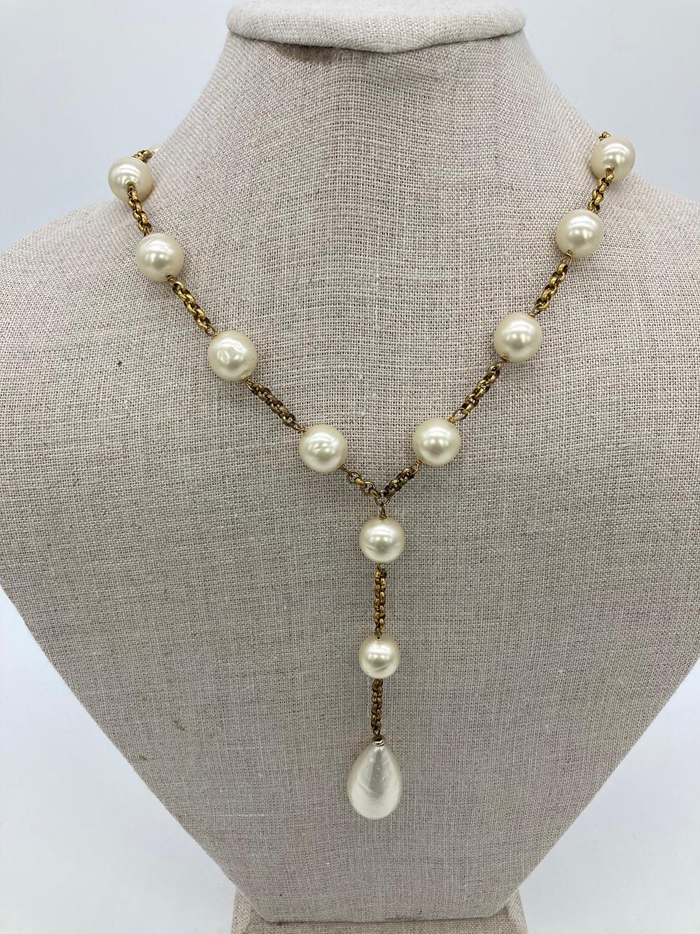 CHANEL Vintage Pearl Y Lariat Necklace