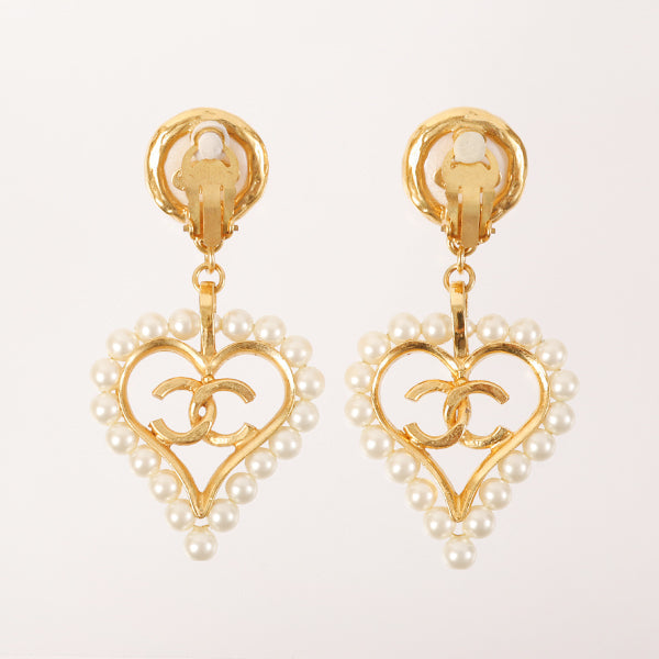 CHANEL 1993 Made Pearl Heart Cc Mark Cutout Swing Earrings