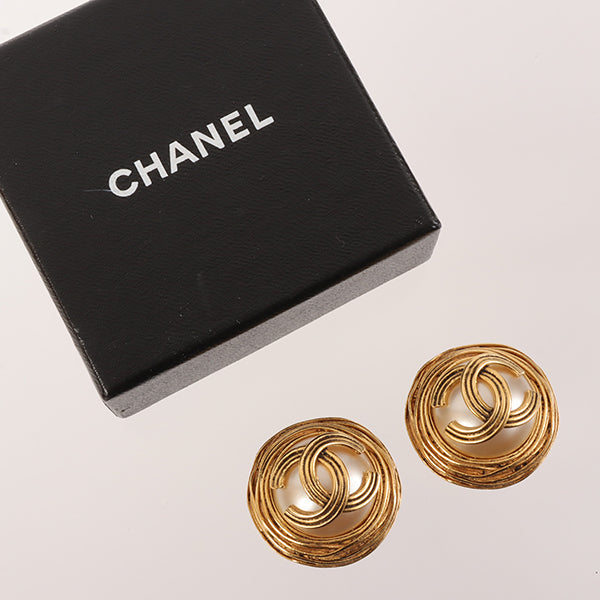 CHANEL 1994 Made Round Pearl Cc Mark Earrings