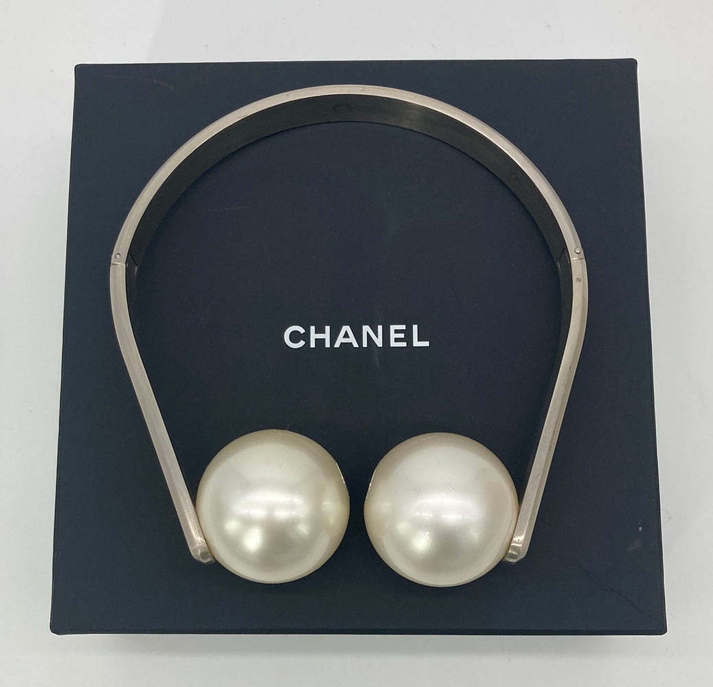 RARE Chanel Pearl Ball Choker with Box