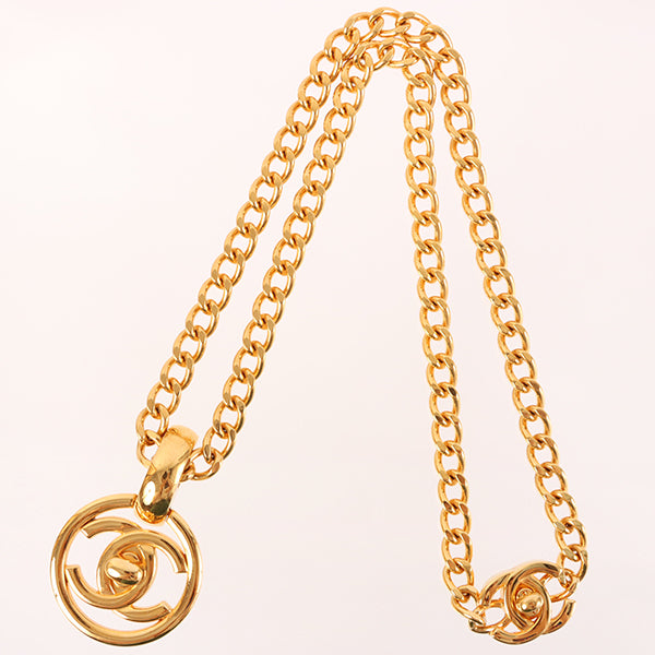 CHANEL 1997 Made Round Cutout Turn-Lock Necklace