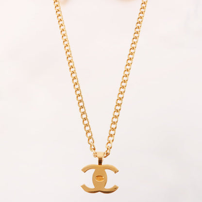 CHANEL 1996 Made Turn-Lock Plate Long Chain Necklace