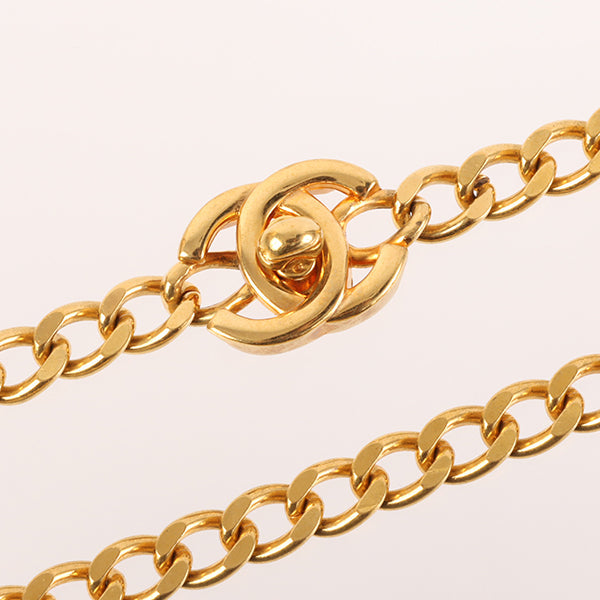 CHANEL 1996 Made Turn-Lock Plate Long Chain Necklace