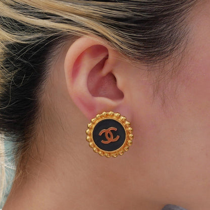 CHANEL 1993 Button Earrings Gold Clip-On AK38487k