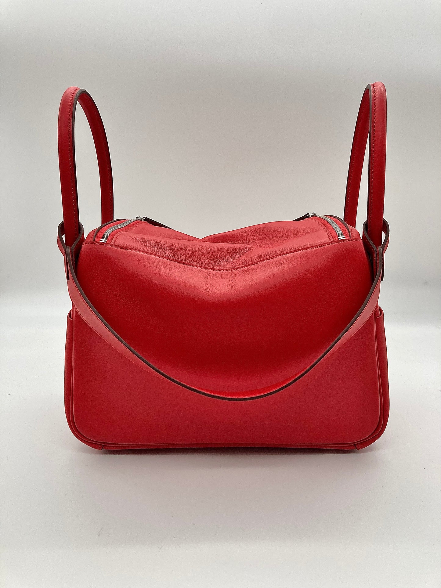 Hermes Lindy 26 Verso Swift Calfskin Rouge de Coeur/Rouge Piment PHW