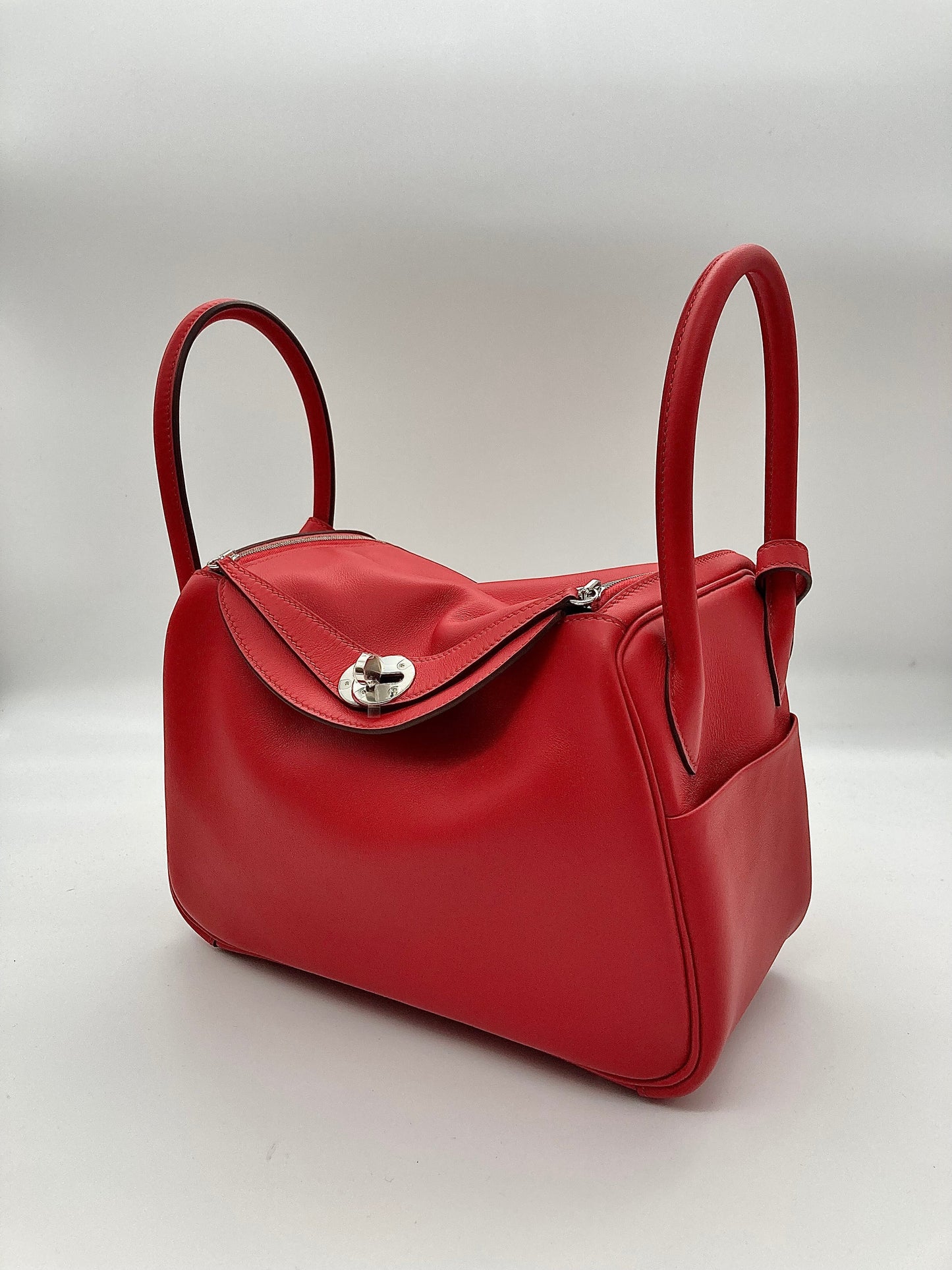 Hermes Lindy 26 Verso Swift Calfskin Rouge de Coeur/Rouge Piment PHW