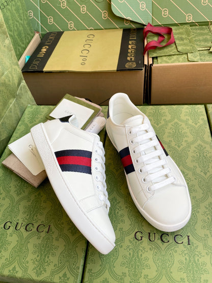 SAPATO GUCCI BRANCO COM FAIXA