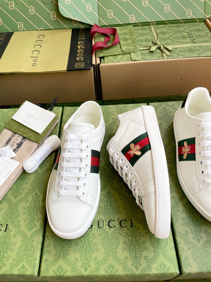 SAPATO GUCCI BRANCO COM FAIXA