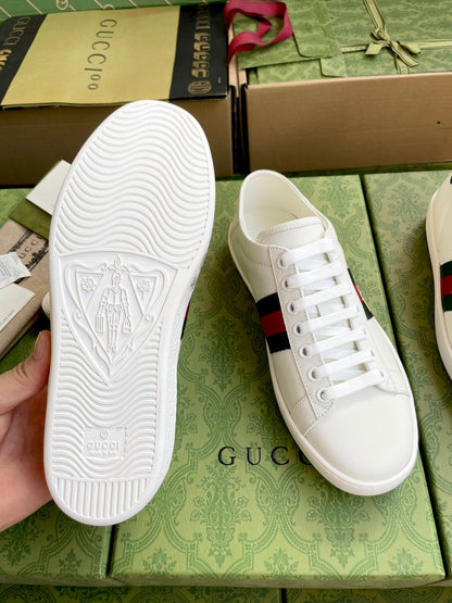 SAPATO GUCCI BRANCO COM FAIXA