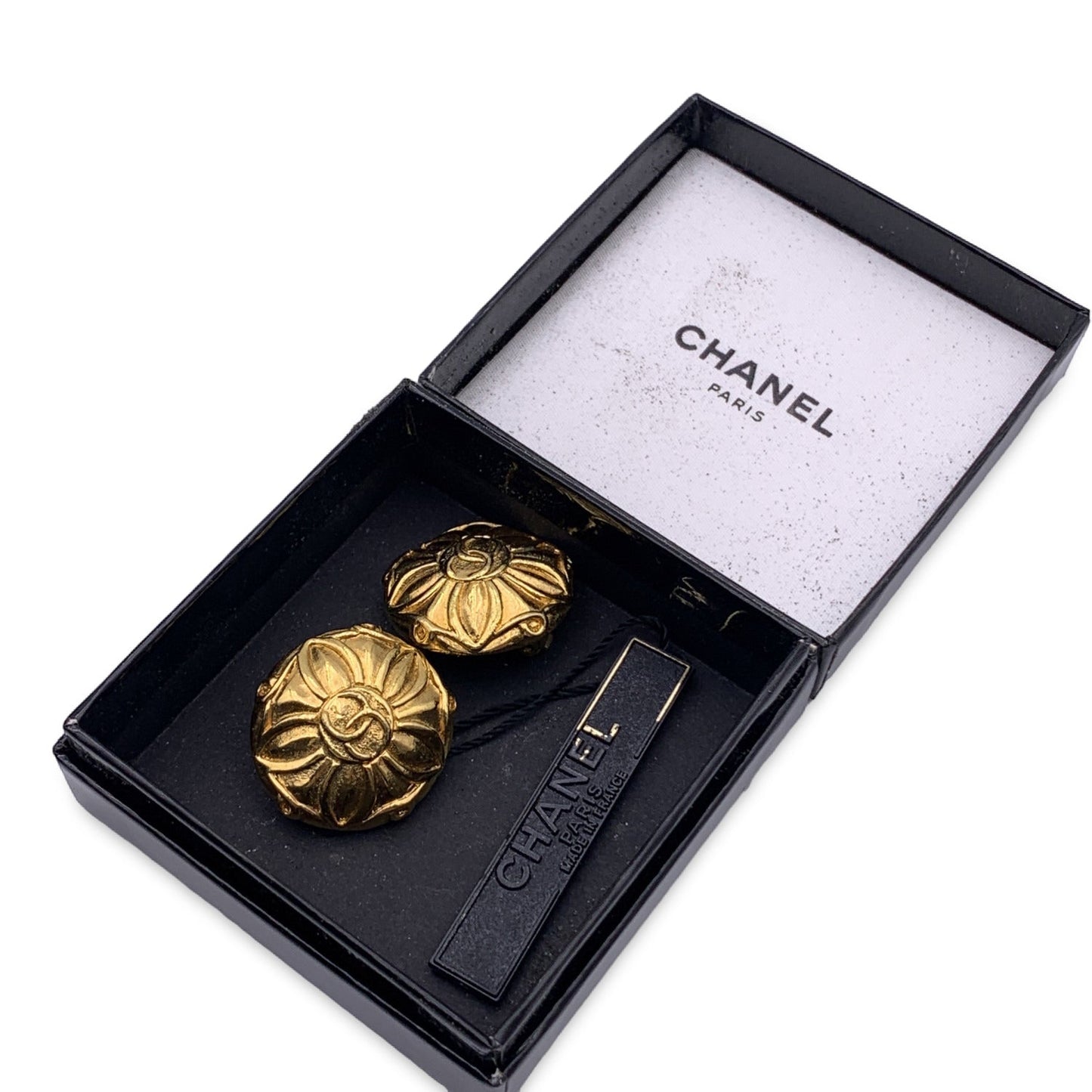 CHANEL Vintage Gold Metal Round Embossed Cc Logo Clip On Earrings