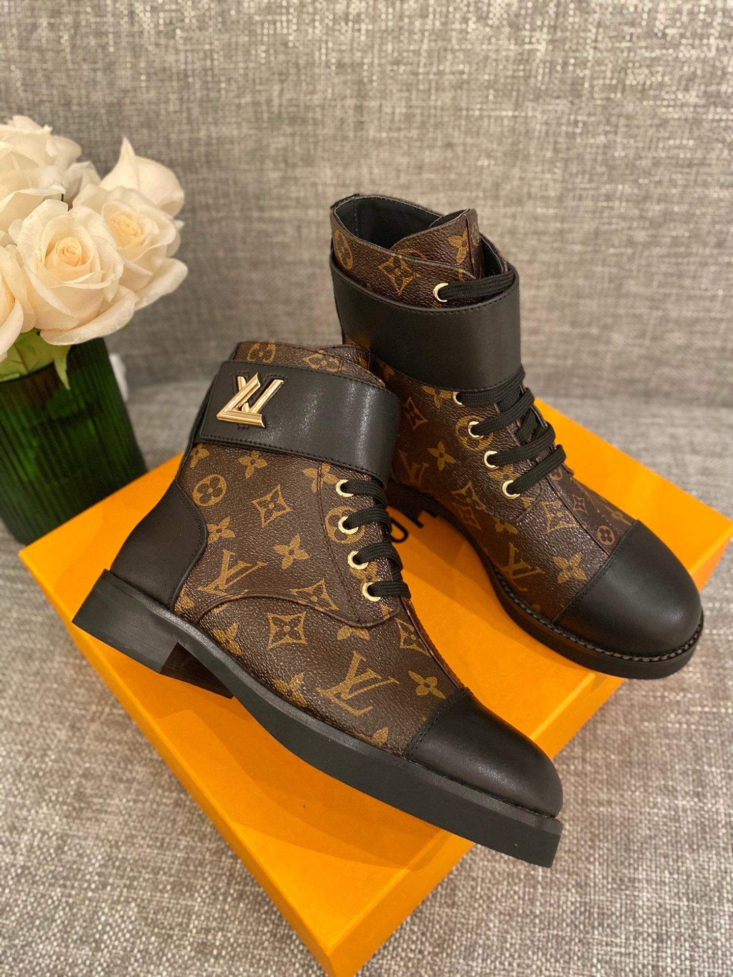 Premium  Louis Vuitton  BOOTS 051