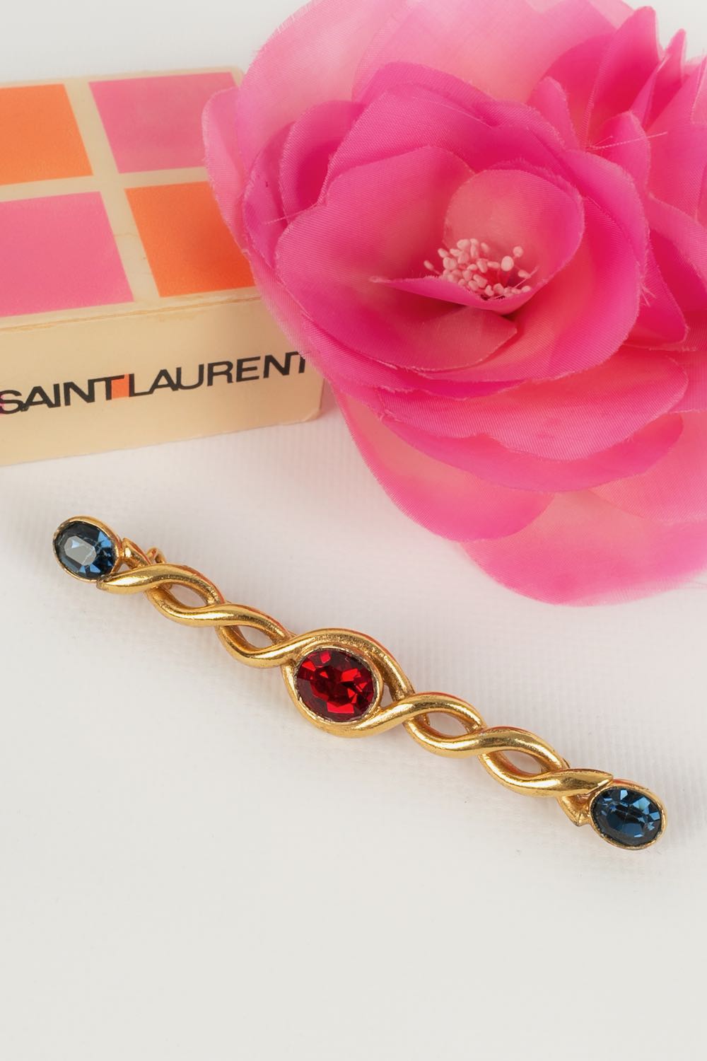 Broche Yves Saint Laurent