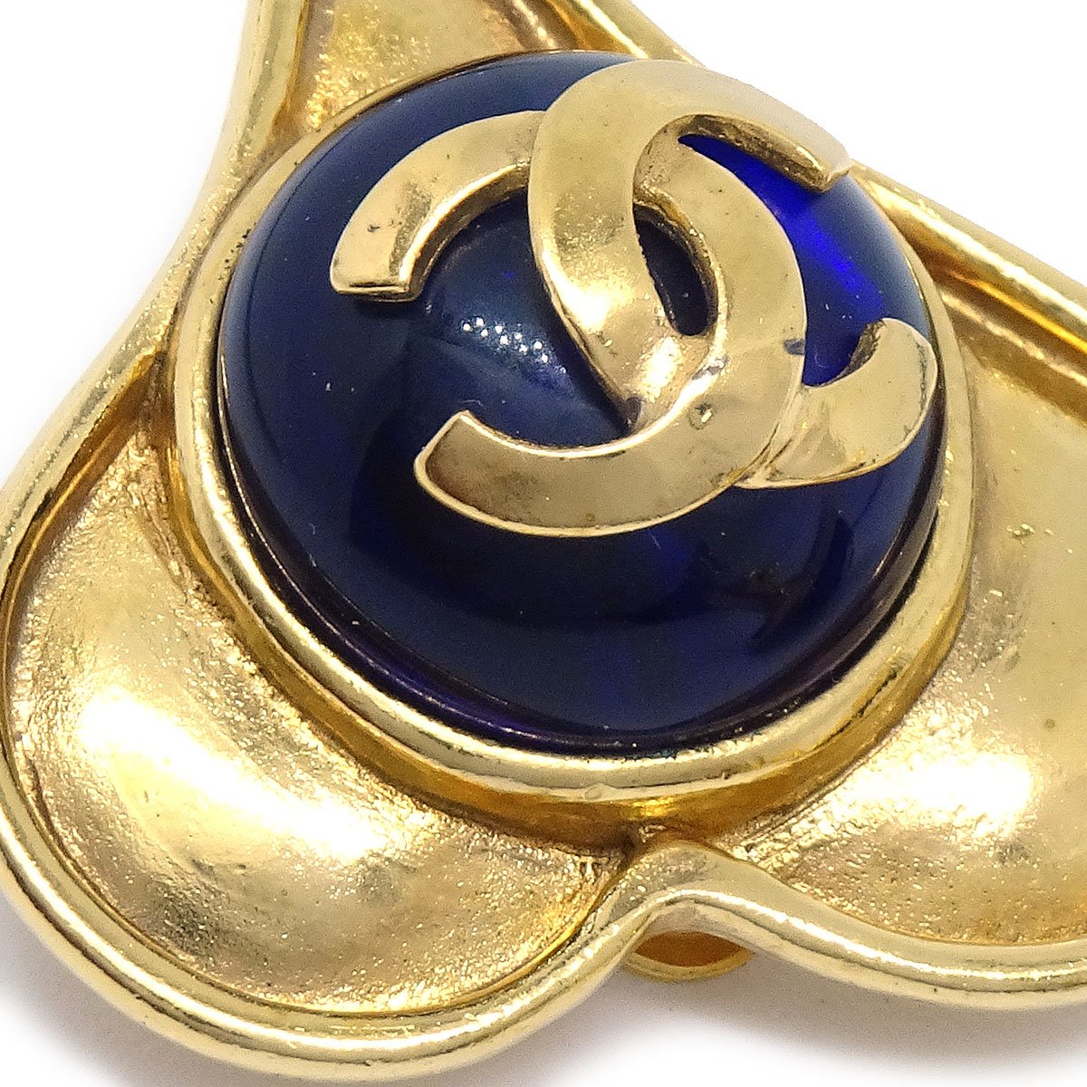 CHANEL 1995 Gripoix Bijou Heart Earrings Gold Blue ao30641