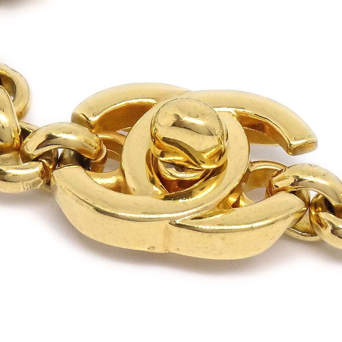 CHANEL 1996 Turnlock Bracelet Gold ao31927