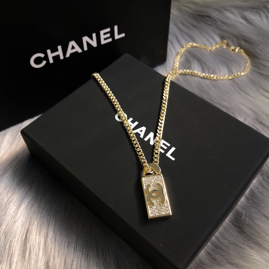 Lux Necklace Chanel 049