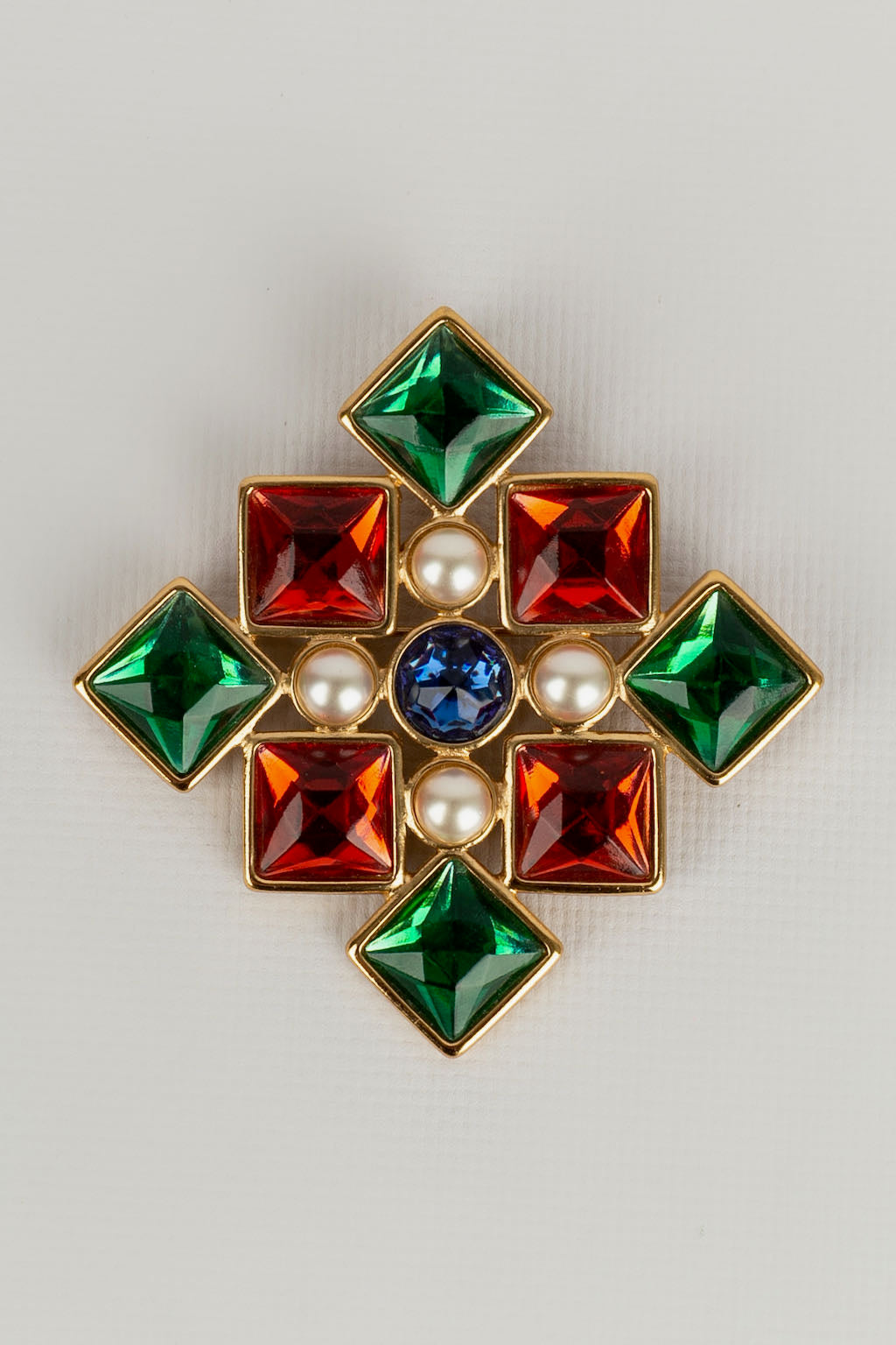 Broche strassée Yves Saint Laurent