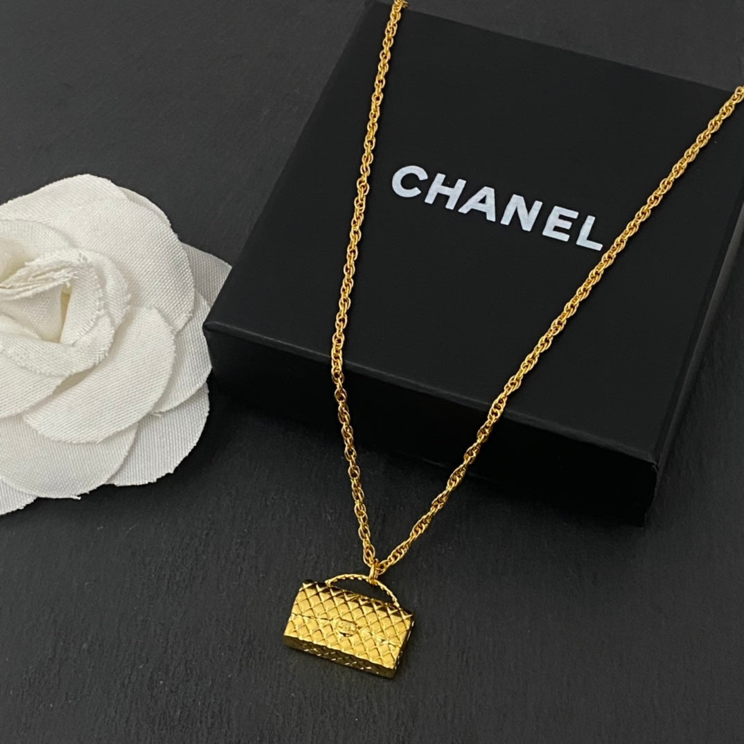 Chanel Necklace 015