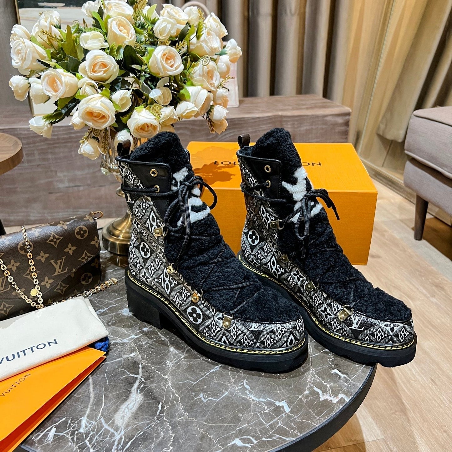 Premium  Louis Vuitton  BOOTS 044