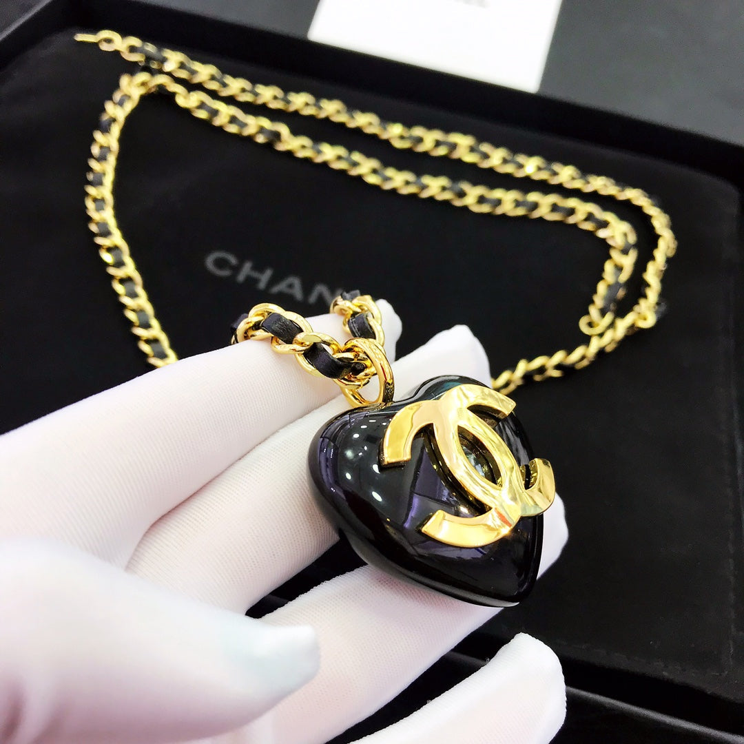 Lux Necklace Chanel 052