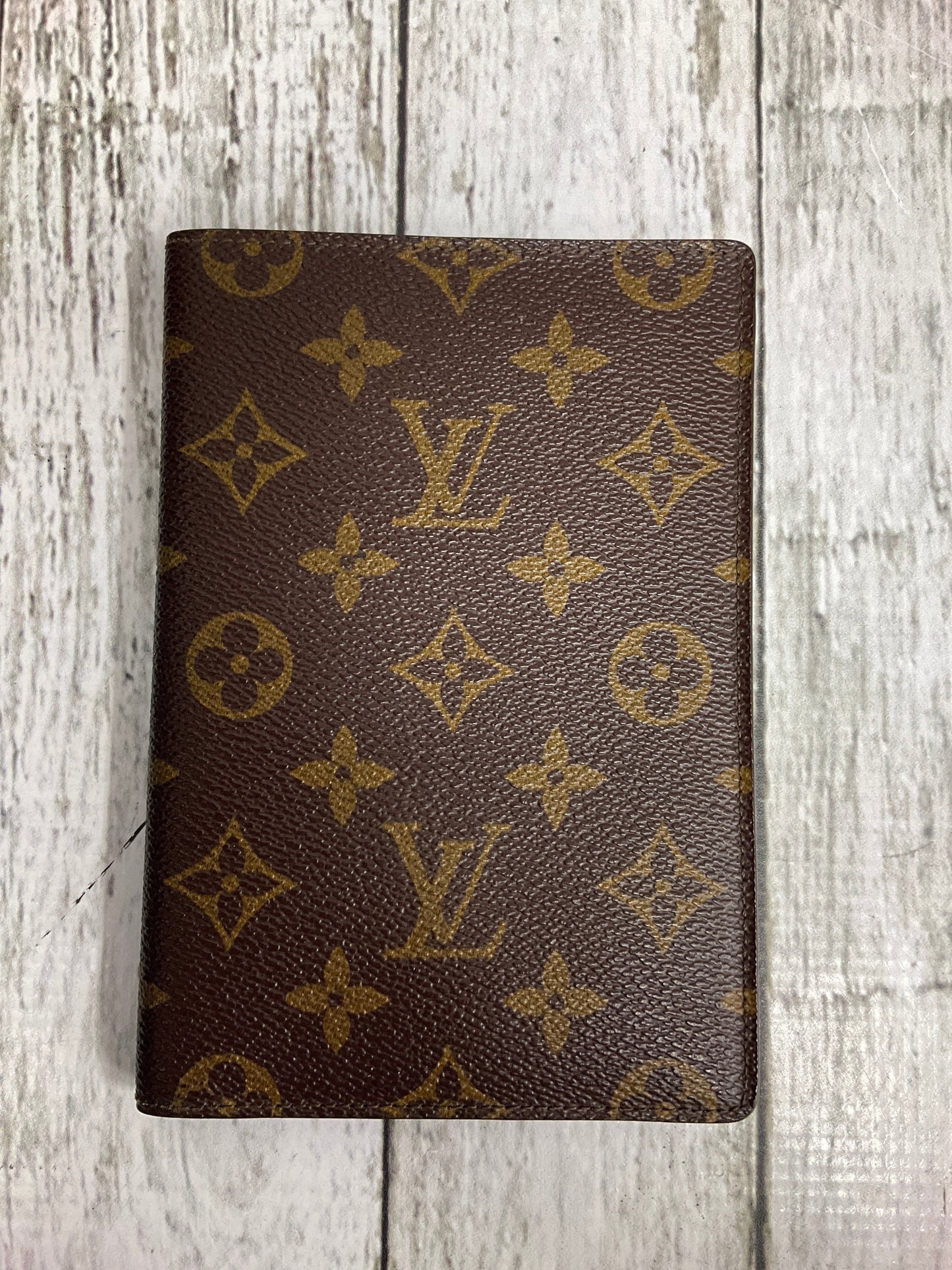 Wallet Luxury Designer By Louis Vuitton  Size: Small