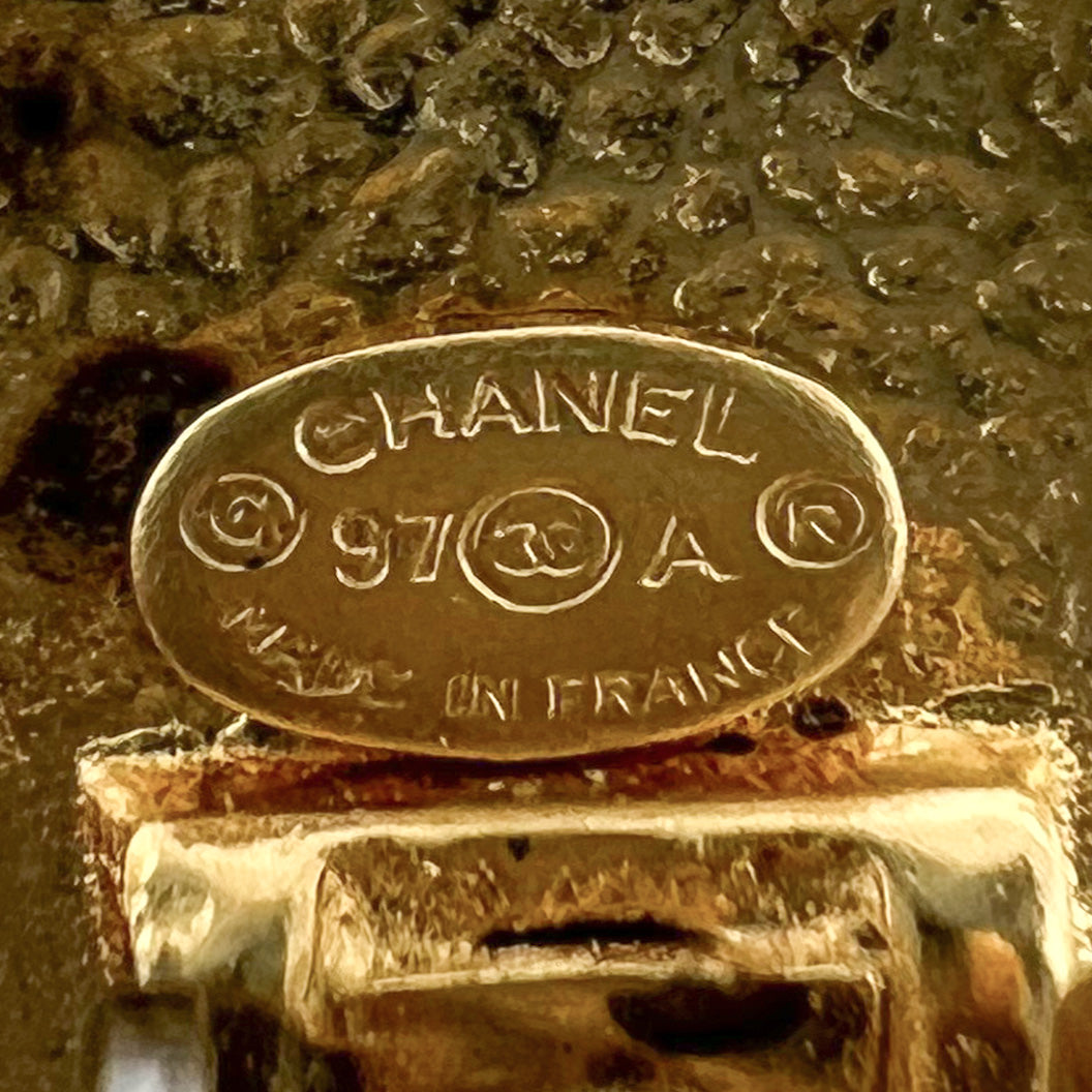 CHANEL Chain Print Clip on Earrings